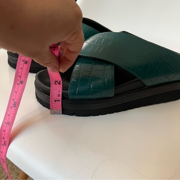 🐊 Free People Green Faux Croc Platform Slides Sz 38 | Bold Streetwear Sandals - Picture 10 of 11